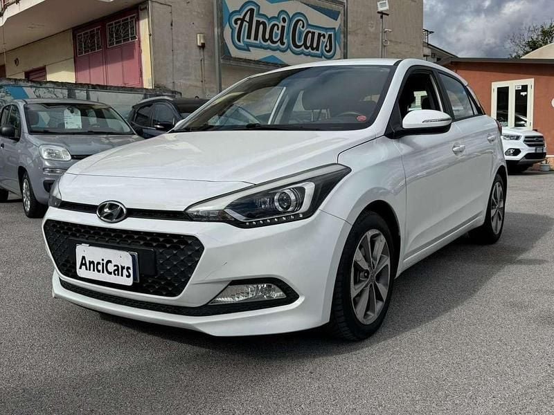 Usata Hyundai i20 Style 75 CV (55 kW) 2017 Bianco Utilitaria