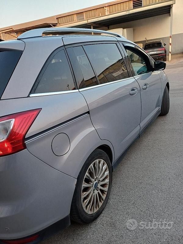 Usata Ford Grand C-Max 115 CV (84 kW) 2011 Grigio Monovolume