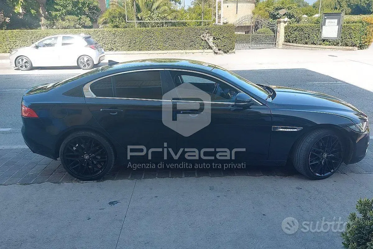 Usata Jaguar XE Prestige 180 CV (132 kW) 2015 Nero Berlina