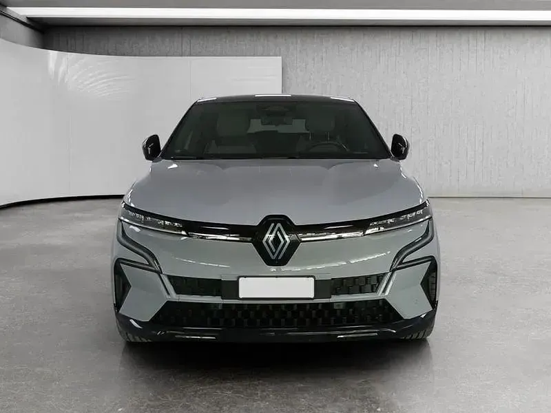 Usata Renault Megane E-Tech Evolution 159 kW (217 CV) 2023 Argento Berlina
