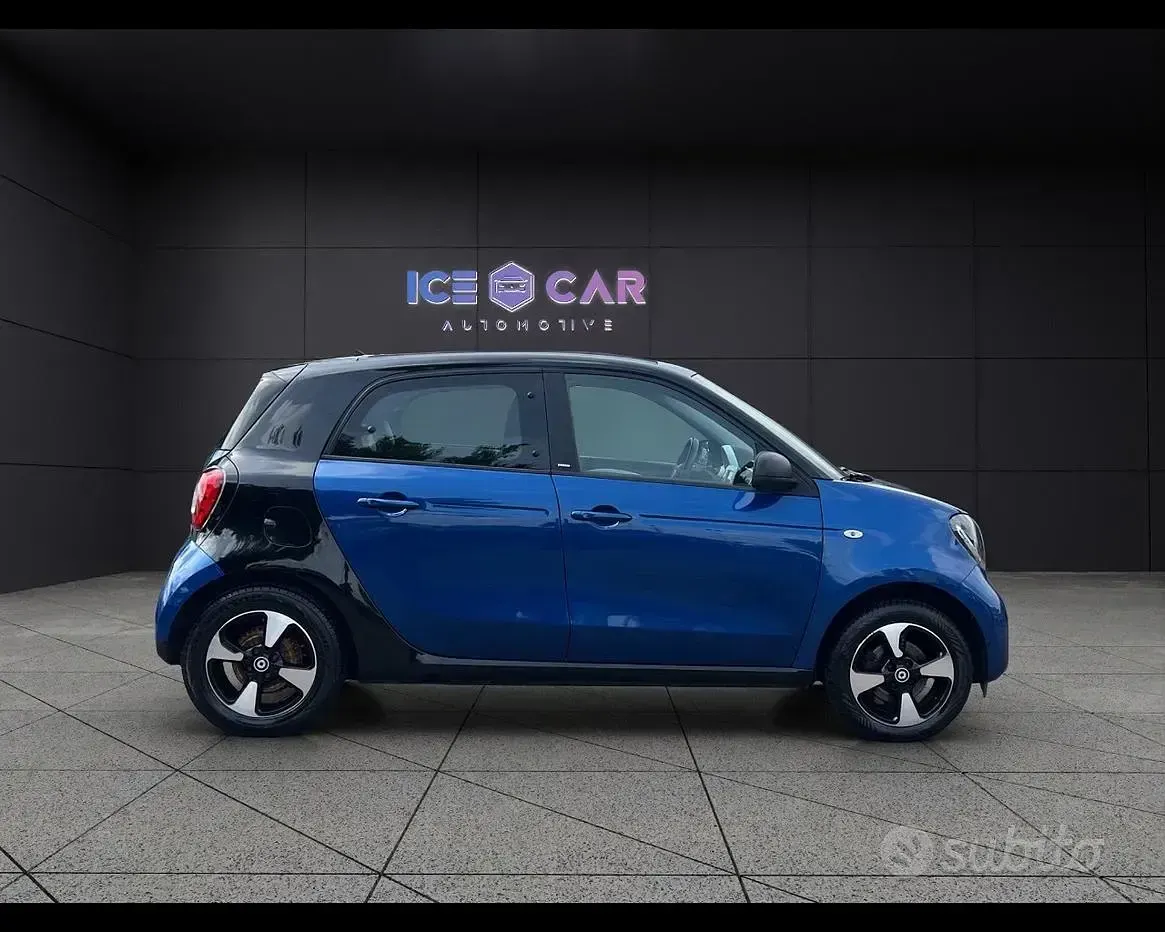 Usado Smart ForFour Passion 71 CV (52 kW) 2017 Azul Utilitario
