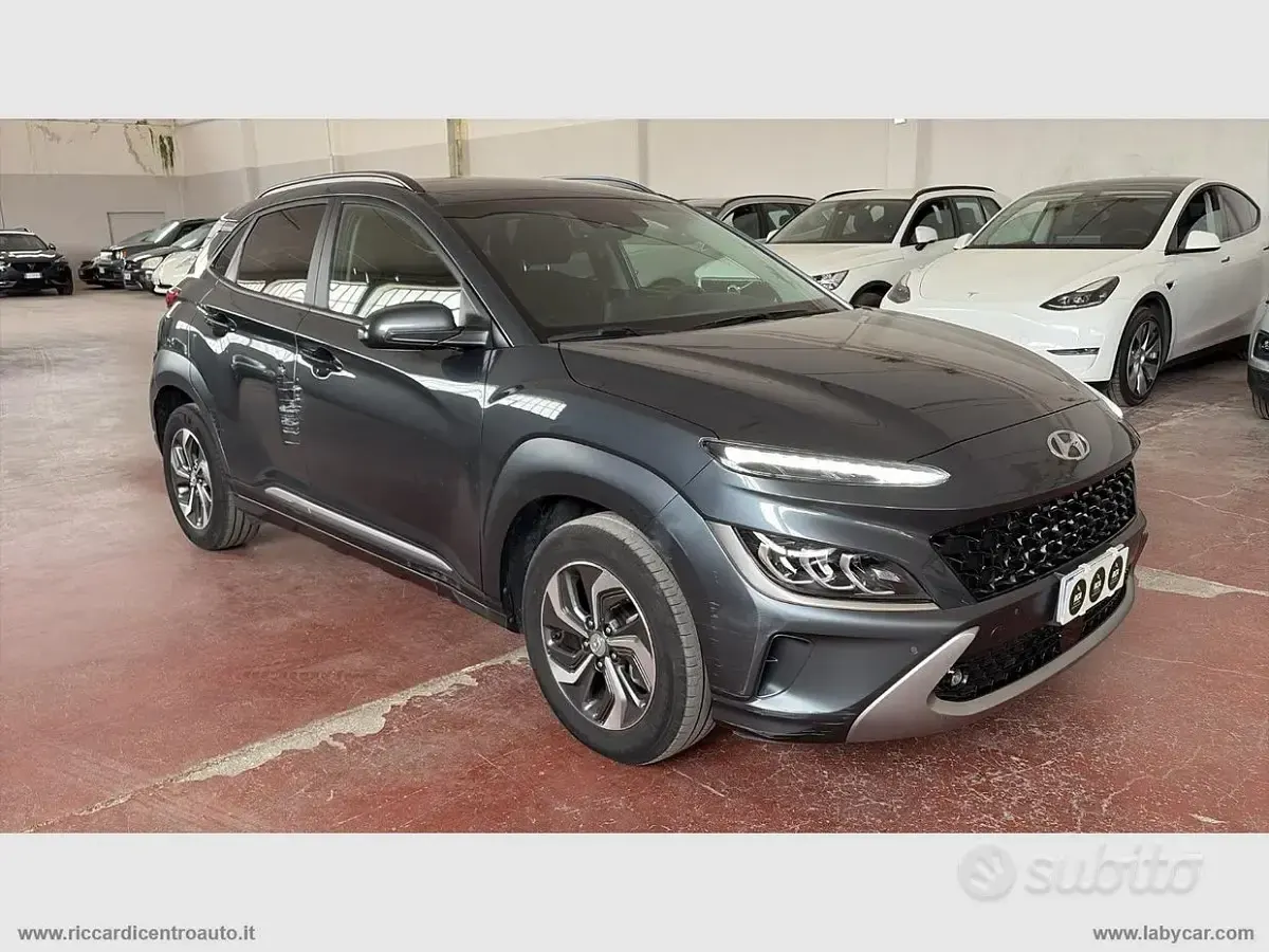 Usata Hyundai Kona 105 CV (77 kW) 2022 Grigio SUV