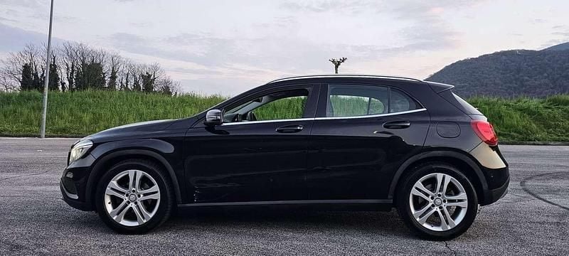 Usata Mercedes GLA200 136 CV (100 kW) 2016 Nero SUV