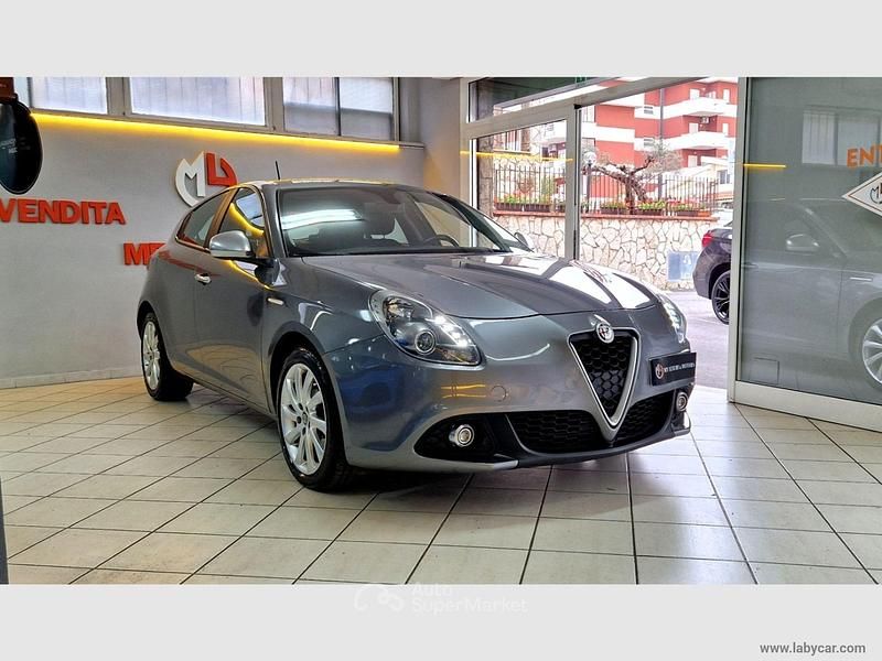Usata Alfa Romeo Giulietta Distinctive 120 CV (88 kW) 2017 Grigio Utilitaria