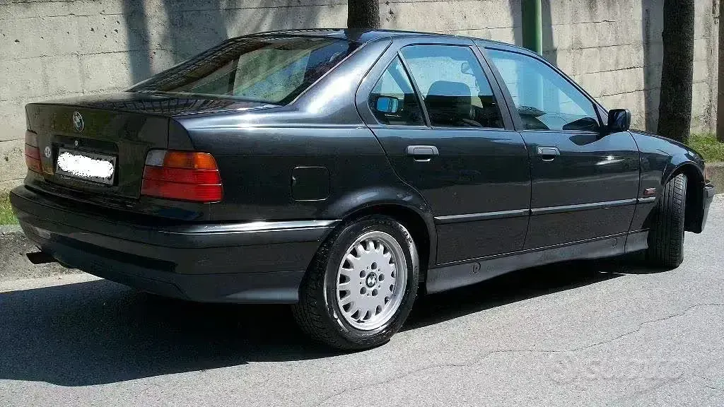 Usata BMW 320 81 CV (59 kW) 1991 Nero Berlina
