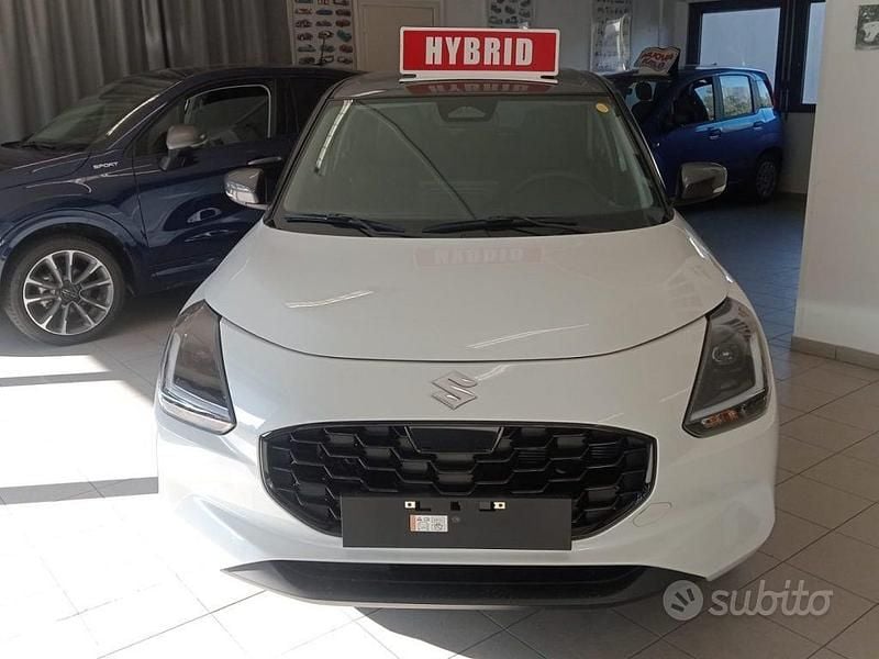 Nuova Suzuki Swift 90 CV (66 kW) 2025 Bianco Utilitaria