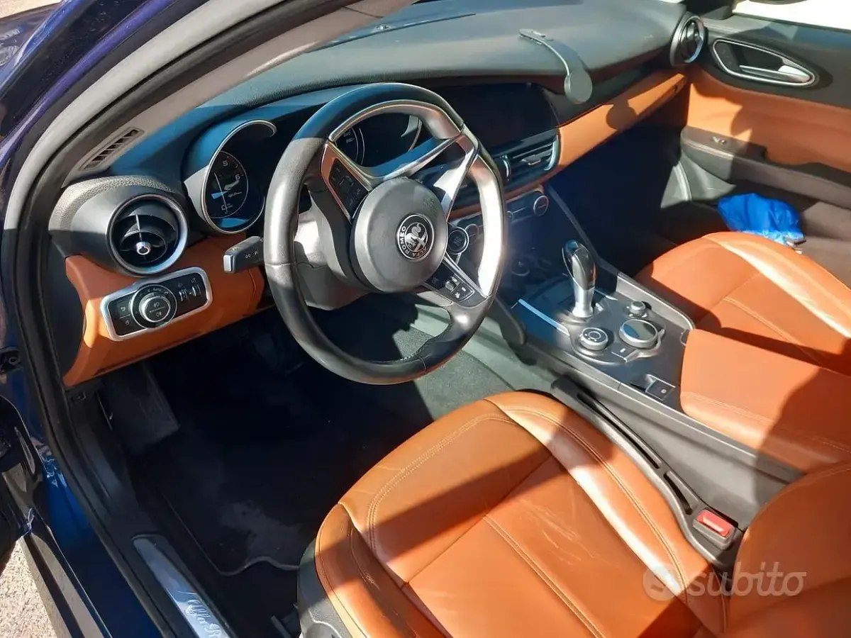 Usata Alfa Romeo Giulia 2017 Blu Berlina