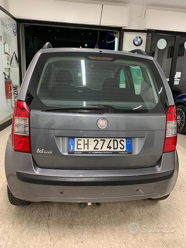 Usata Fiat Idea Active 95 CV (69 kW) 2011 Grigio Monovolume