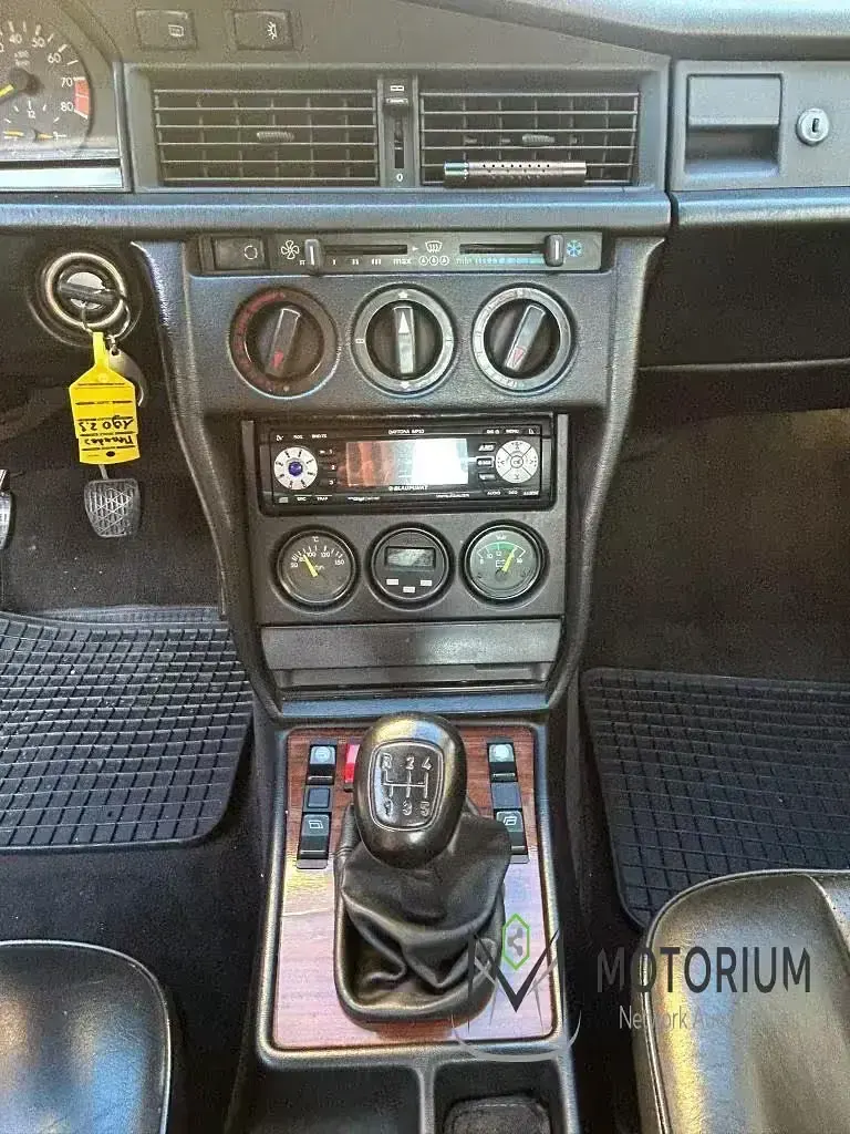 Usata Mercedes 190 185 CV (136 kW) 1986 Giallo Berlina
