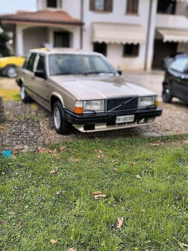 Usata 1987 Volvo 740 Tre volumi | 3500 € - Immagine 1/4