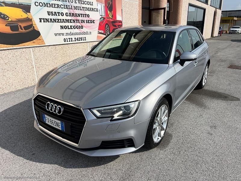 Usata Audi A3 116 CV (85 kW) 2019 Argento Berlina