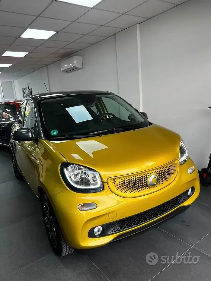 Usata Smart ForFour Passion 71 CV (52 kW) 2016 Giallo Utilitaria
