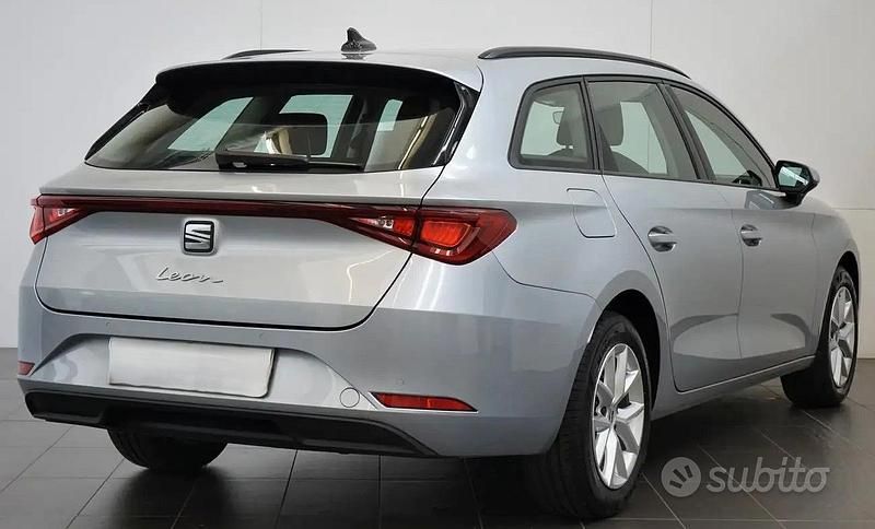 Usata Seat Leon 150 CV (110 kW) 2021 Grigio Station wagon