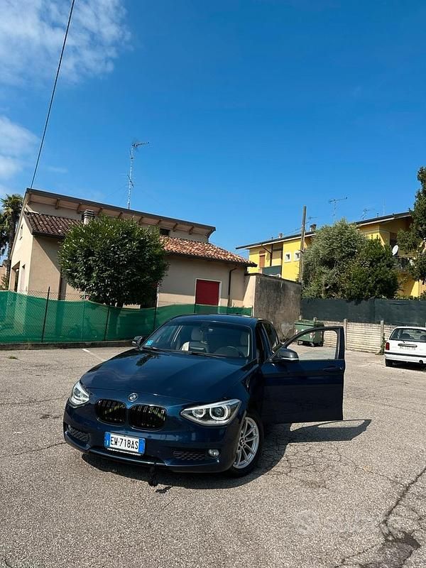 Usata BMW 118 143 CV (105 kW) 2014 Blu Utilitaria