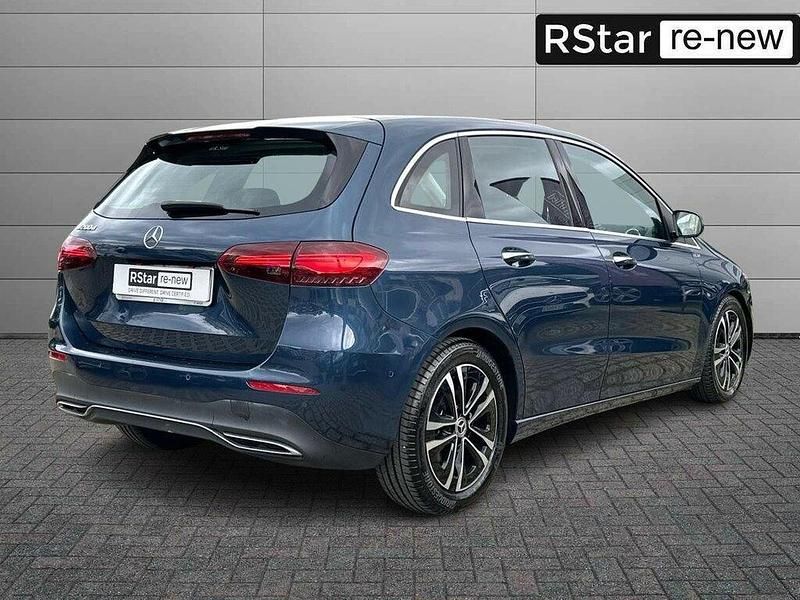 Usata Mercedes B200 Advanced Plus 150 CV (110 kW) 2023 Blu denim Utilitaria