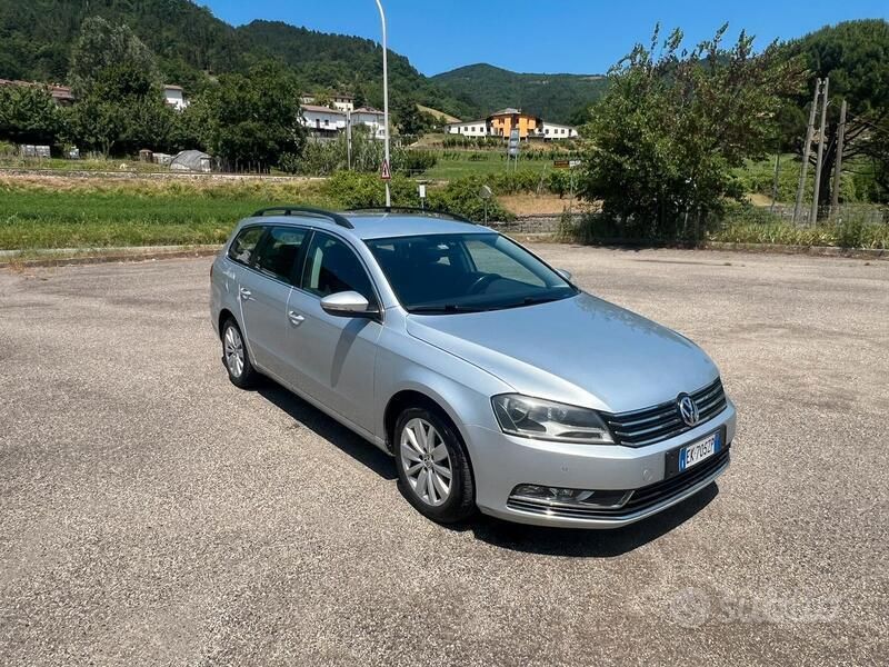 Usata VW Passat 140 CV (102 kW) 2012 Grigio Station wagon