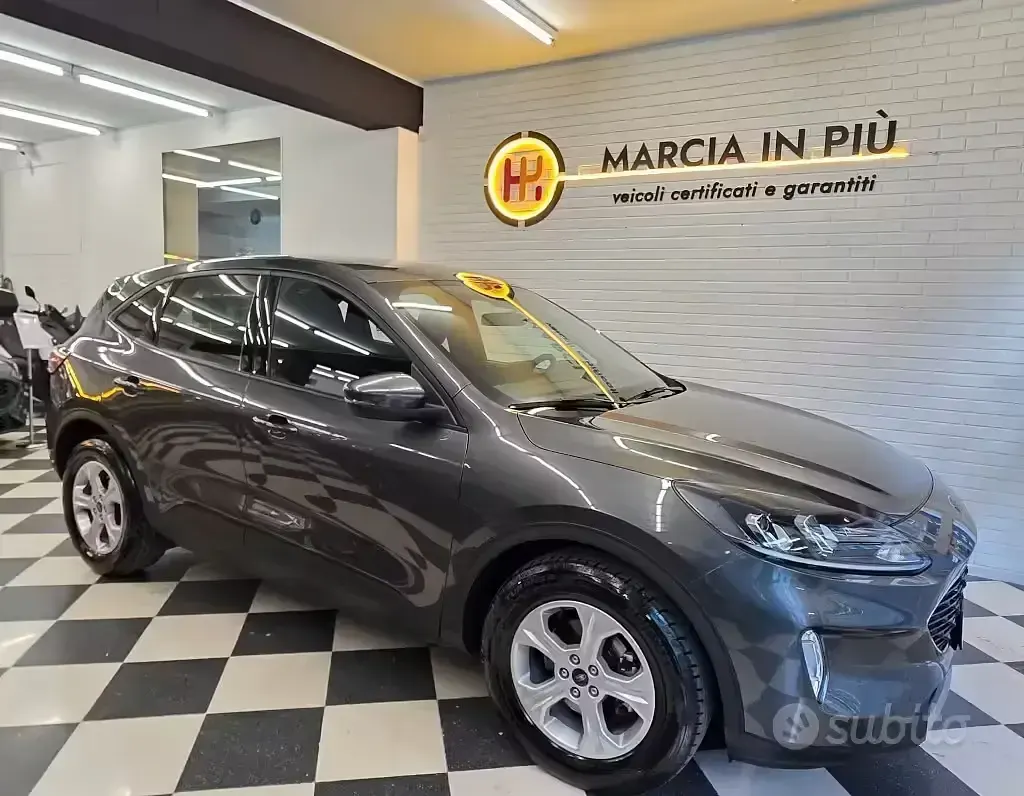 Usata Ford Kuga 120 CV (88 kW) 2022 Grigio SUV