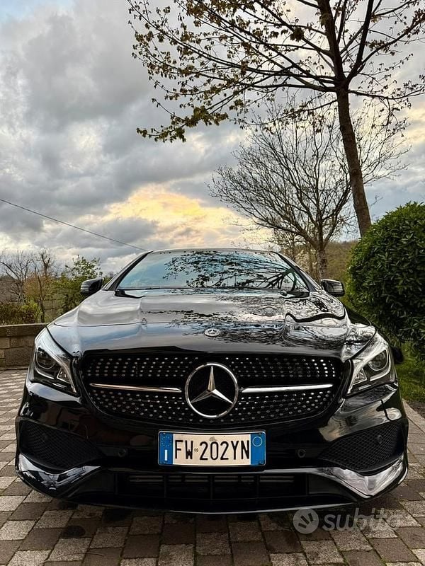 Usata Mercedes CLA220 Shooting Brake Premium 184 CV (135 kW) 2019 Nero Station wagon