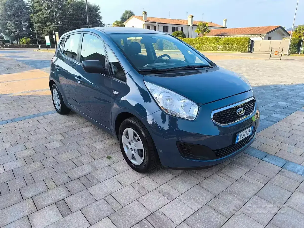 Usata Kia Venga 99 CV (72 kW) 2013 Bluazzurro Utilitaria