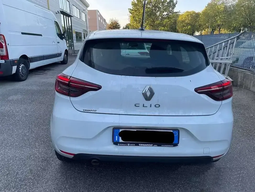 Usado Renault Clio V 101 HP (74 kW) 2020 Branco Sedan