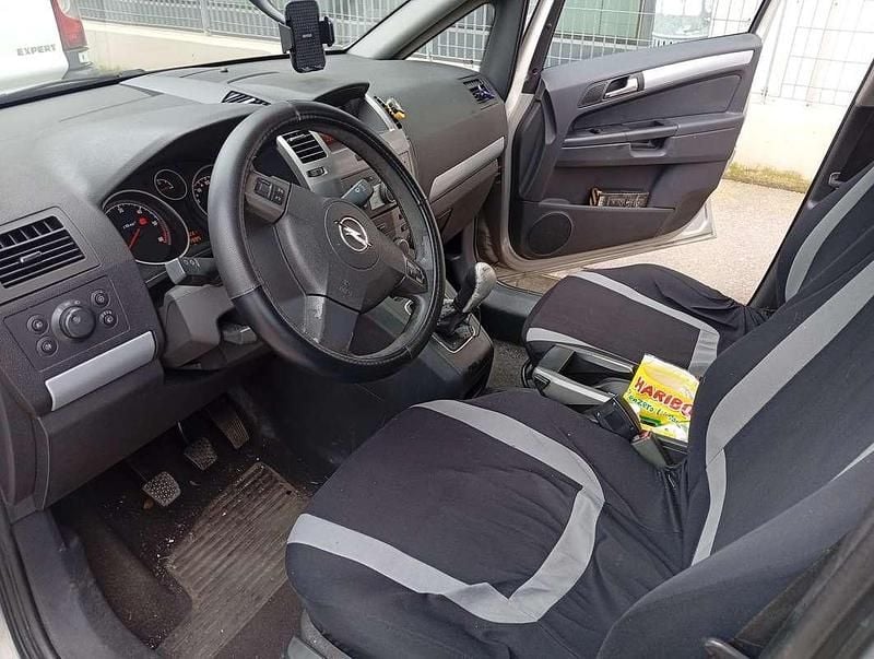 Usata Opel Zafira Cosmo 120 CV (88 kW) 2008 Oro Monovolume
