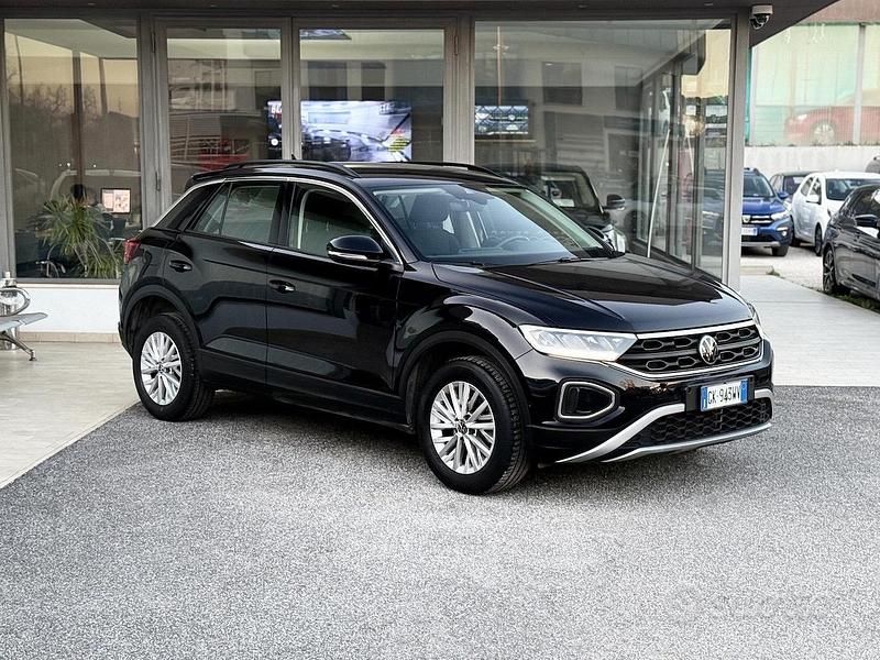 Usata VW T-Roc 110 CV (80 kW) 2022 Nero SUV