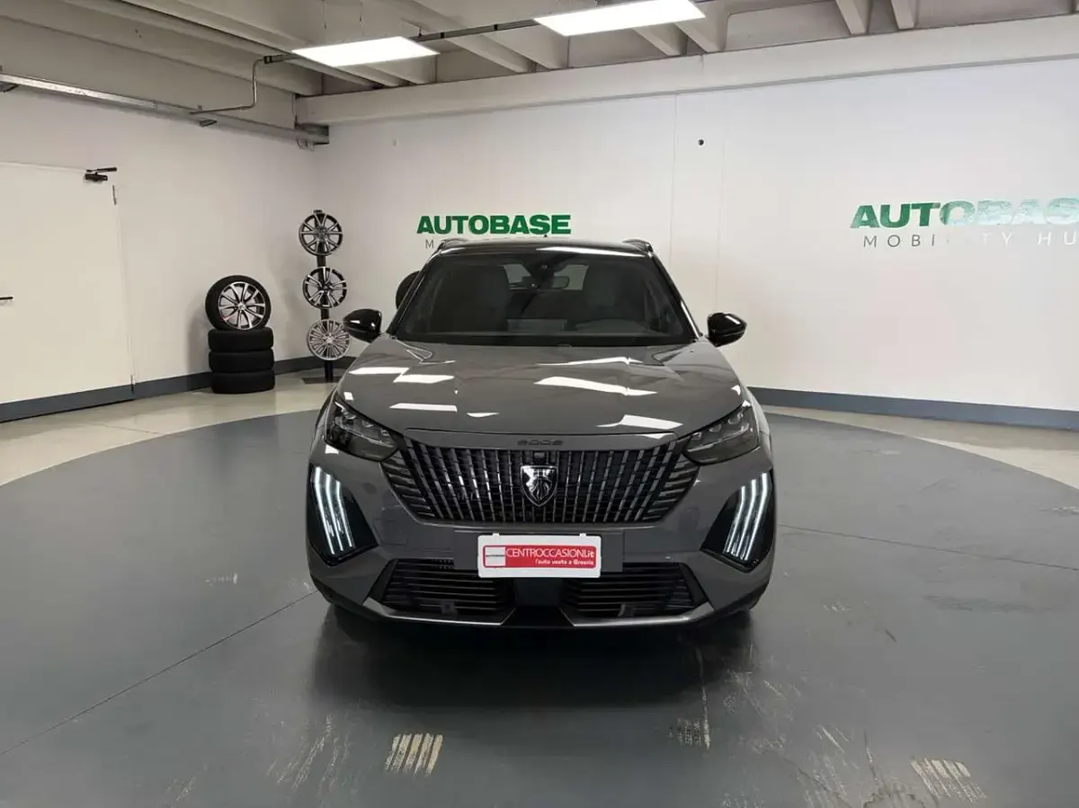 Usata Peugeot 2008 GT 131 CV (96 kW) 2023 Grigio SUV