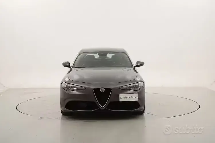 Usata Alfa Romeo Giulia 209 CV (153 kW) 2023 Grigio Berlina