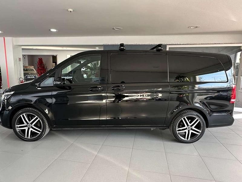 Usata Mercedes V250 Premium 190 CV (139 kW) 2022 Nero Monovolume