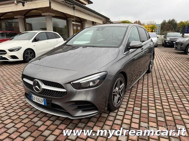 Usata Mercedes A180 AMG Line Premium 150 CV (110 kW) 2022 Grigio Monovolume