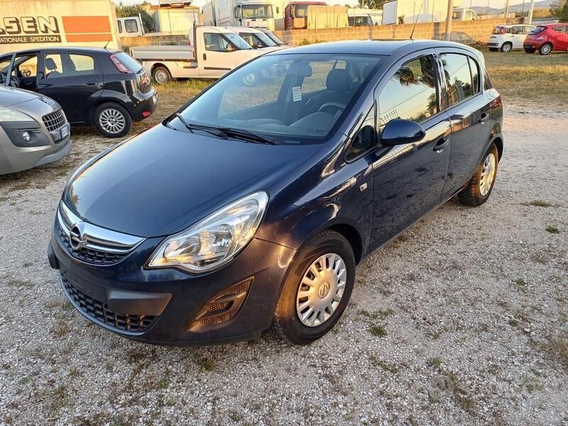 Usata Opel Corsa 85 CV (62 kW) 2014 Blu Berlina