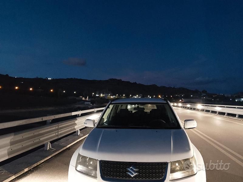 Usata Suzuki Vitara 2011 Bianco Station wagon