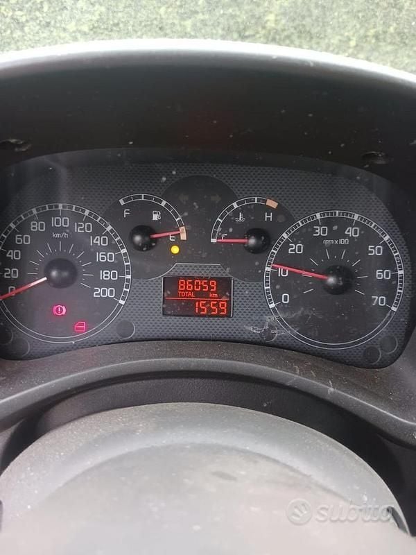 Grigio Usata 2010 Fiat Panda Dynamic Due volumi | 3500 € (Ottimo prezzo) - Immagine 1/4