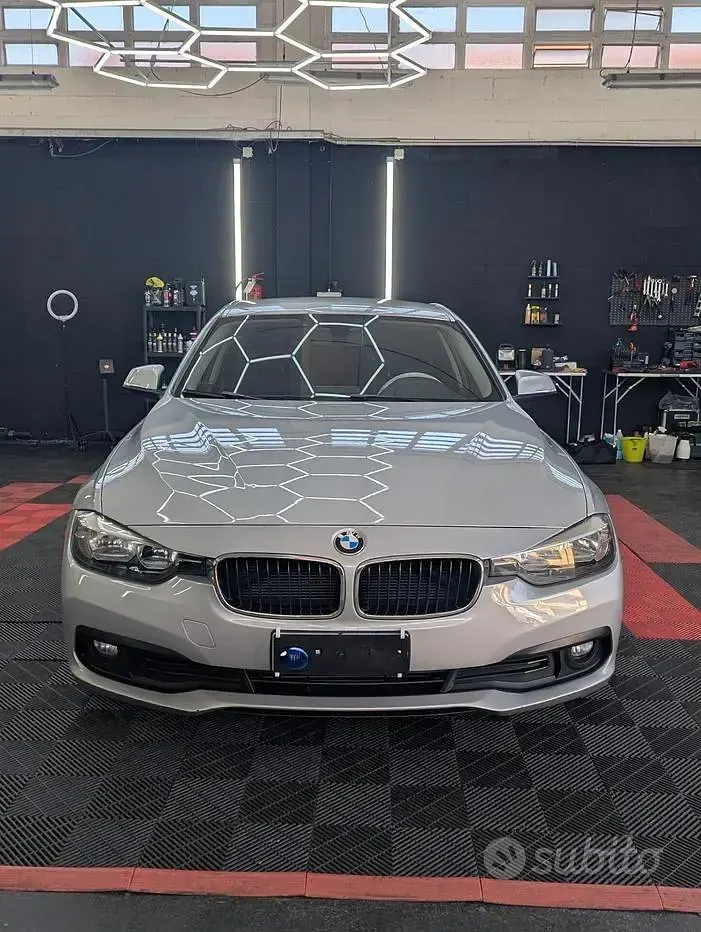 Usata BMW 318 Sport Line 150 CV (110 kW) 2016 Grigio Berlina