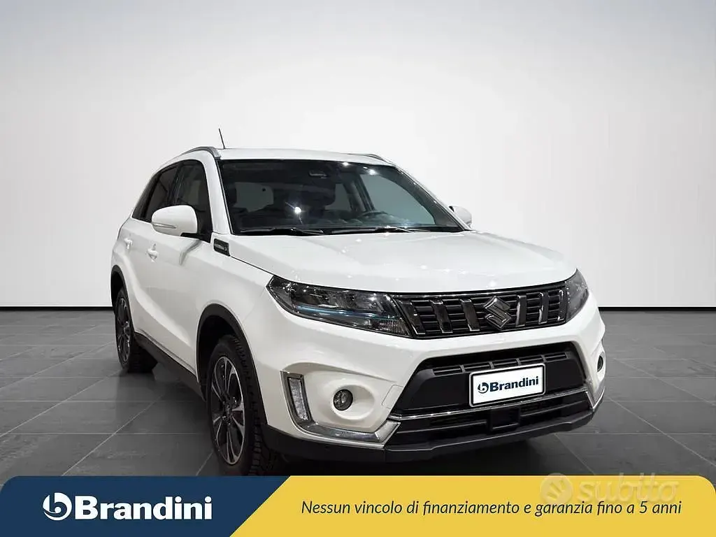 Usata Suzuki Vitara 129 CV (94 kW) 2022 Bianco SUV