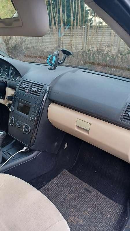 Usata Mercedes 180 109 CV (80 kW) 2012 Nero Berlina