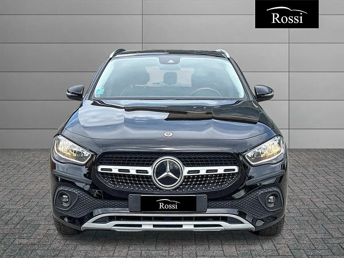 Usata Mercedes GLA180 116 CV (85 kW) 2022 Nero SUV
