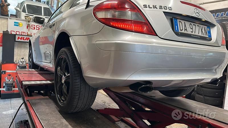 Usata Mercedes SLK200 163 CV (119 kW) 2005 Grigio Cabrio
