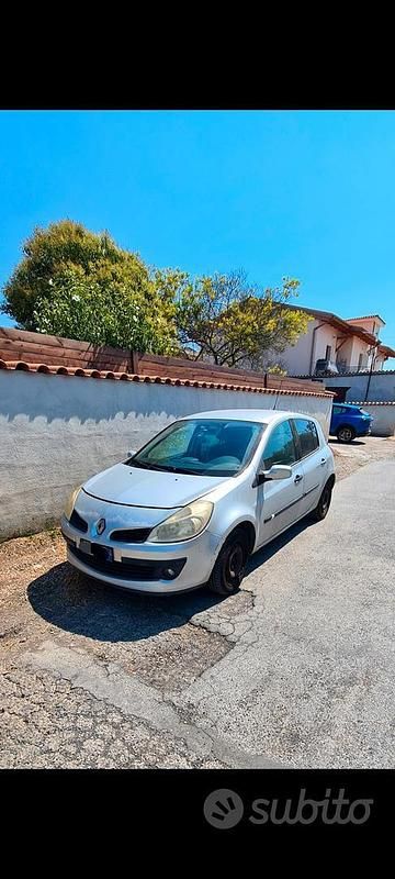 Usata Renault Clio III 90 CV (66 kW) 2008 Grigio Utilitaria