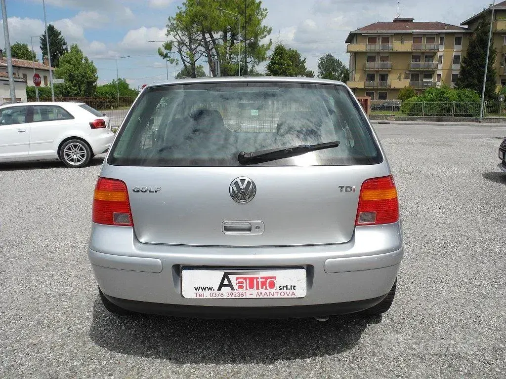 Usata VW Golf IV 101 CV (74 kW) 2003 Grigio Berlina