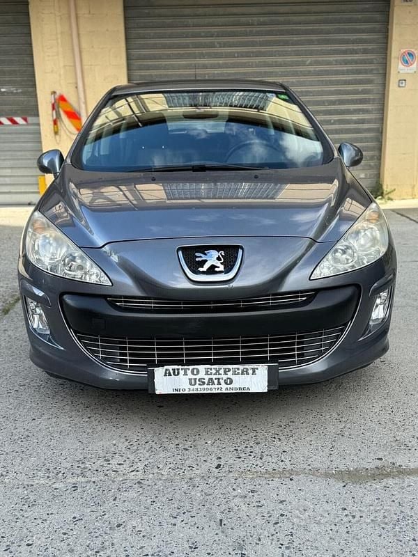 Usata Peugeot 308 Premium 112 CV (82 kW) 2011 Grigio Berlina