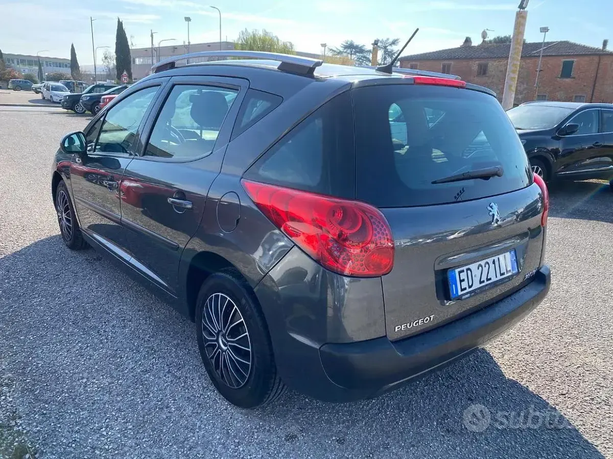 Usata Peugeot 207 92 CV (67 kW) 2010 Grigio scuro Station wagon