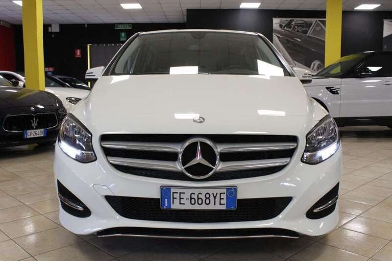 Usata Mercedes B180 109 CV (80 kW) 2016 Bianco Utilitaria