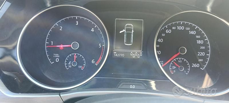 Usata VW Touran 105 CV (77 kW) 2017 Grigio Monovolume