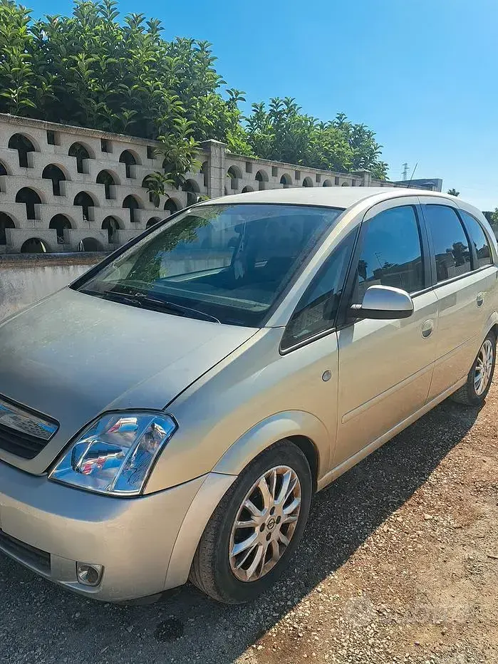 Usata Opel Meriva 90 CV (66 kW) 2009 Monovolume