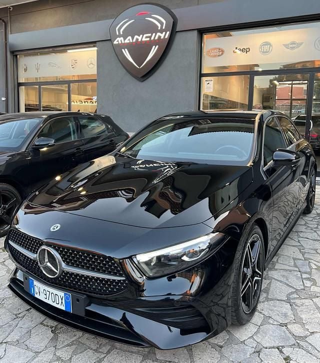 Nero Usata 2023 Mercedes A200 AMG Line Premium Plus | 35.900 € (Buon prezzo) - Immagine 1/4