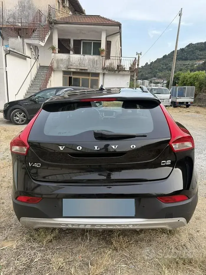 Usata Volvo V40 CC 115 CV (84 kW) 2015 Nero Station wagon