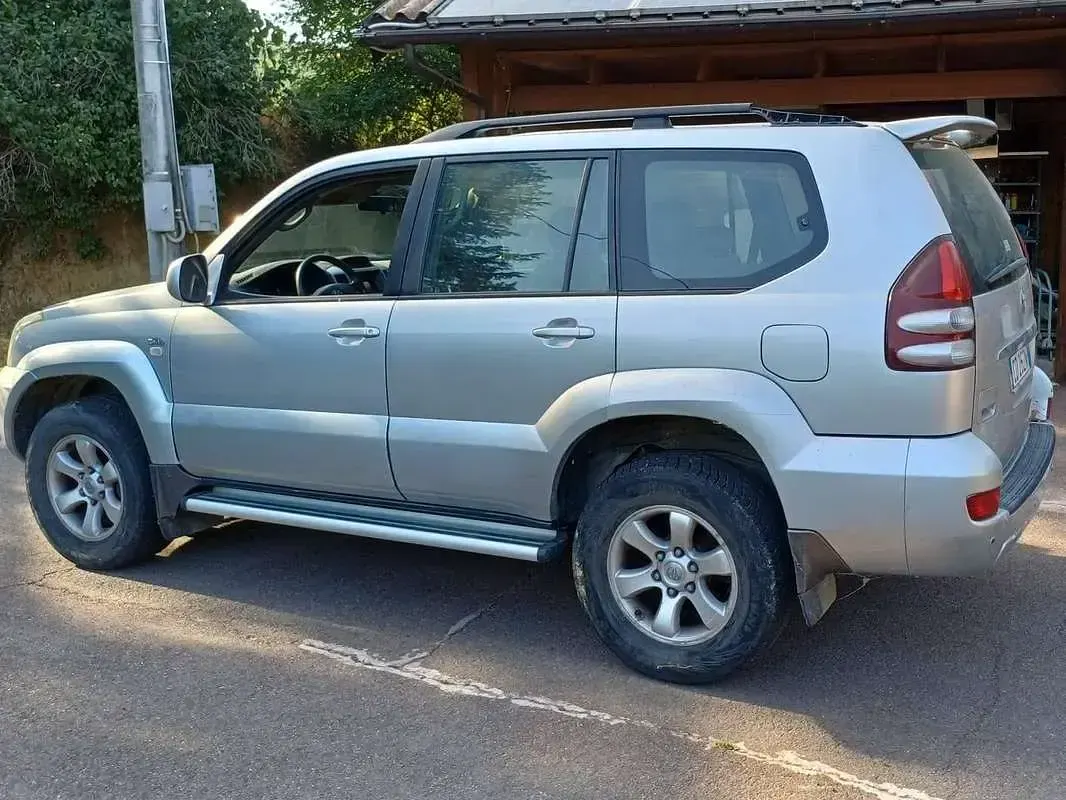 Usata Toyota Land Cruiser Prado 163 CV (119 kW) 2002 Argento SUV