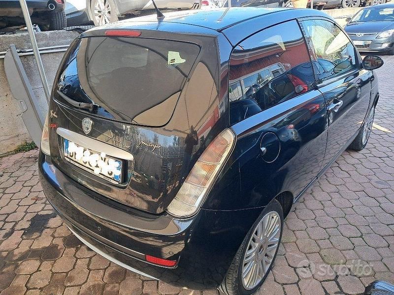 Begagnad Lancia Ypsilon 2007 Svart Halvkombi