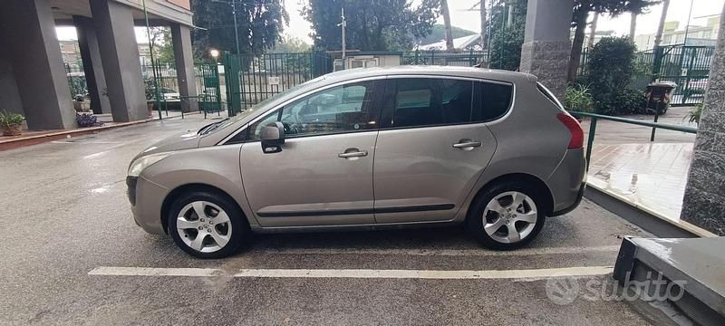 Marrone Usata 2009 Peugeot 3008 Business-Line SUV | 3000 € (Buon prezzo) - Immagine 1/4